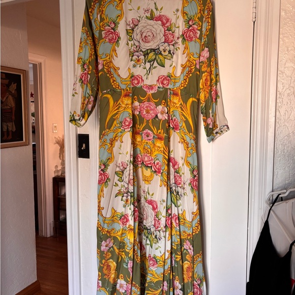 Floral Kimono House Coat with Pink Tie and Beading - Picture 4 of 9